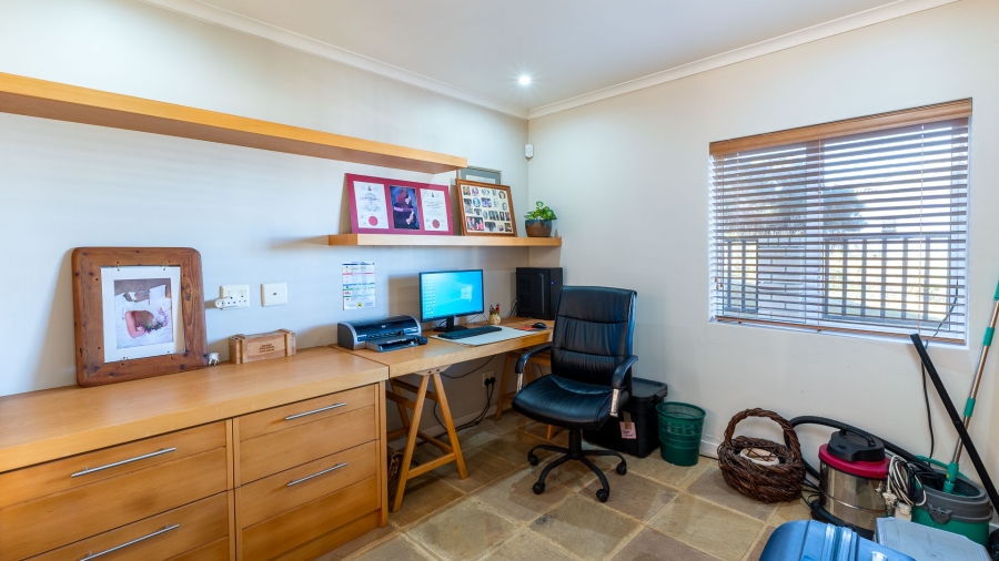 3 Bedroom Property for Sale in Pienaarstrand Western Cape
